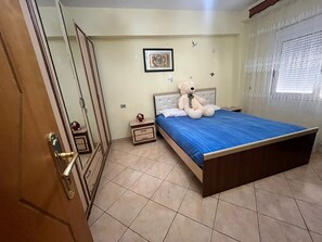 WiFi, bed sheets