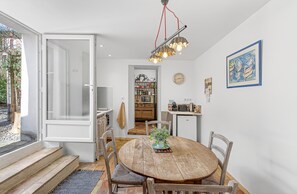 Dining - Holiday Home 'Le Vieux Fournil' with Mountain View (Noyers-sur-Jabron)