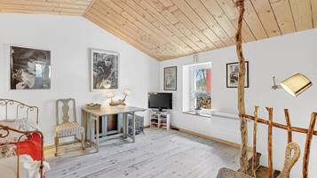 2 bedrooms, bed sheets