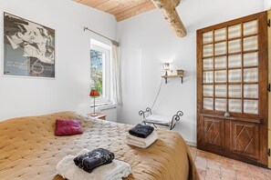 2 bedrooms, bed sheets - Holiday Home 'Le Vieux Fournil' with Mountain View (Noyers-sur-Jabron)