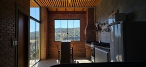 Basic Chalet | Private kitchen - Villa da Serra 750m do centrinho (Lima Duarte)