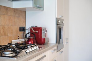 Refrigerador, horno, placa de cocina, lavavajillas