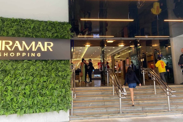 Shopping mall