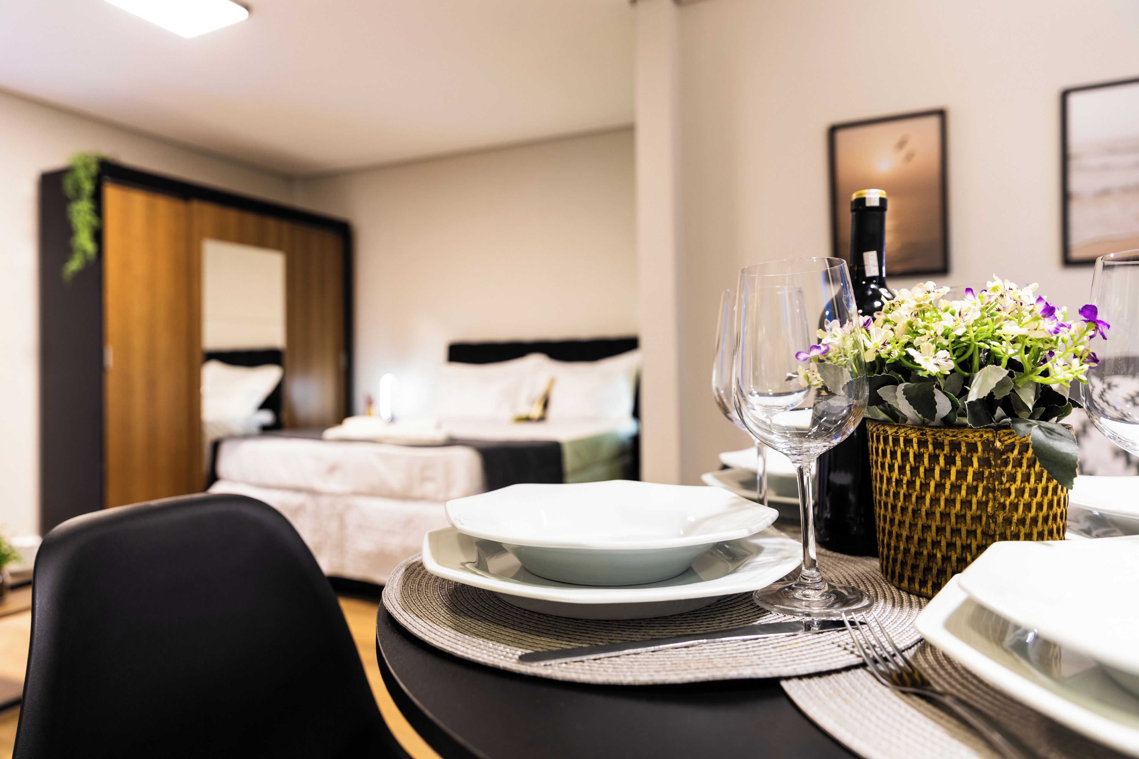 Apartamento económico | Escritorio, espacio para trabajar con un portátil, cortinas opacas