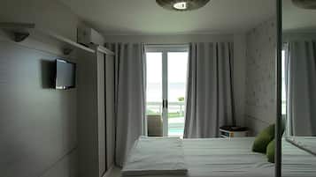 Deluxe Apartment, Lanai, Sea View | Iron/ironing board, free WiFi