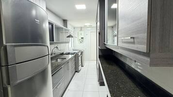 Deluxe Apartment, Lanai, Sea View | Private kitchen