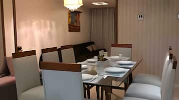 Apartment | Dining