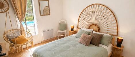 2 bedrooms, iron/ironing board, WiFi