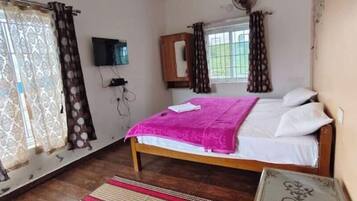 1 bedroom, free WiFi, bed sheets