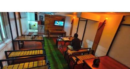 Kathiresan's Diamond hill view cottage
