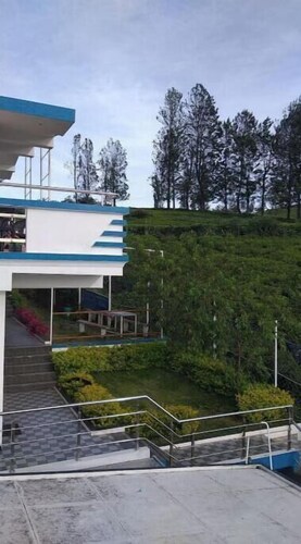 Kathiresan's Diamond hill view cottage