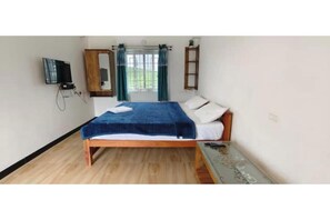 Free WiFi, bed sheets