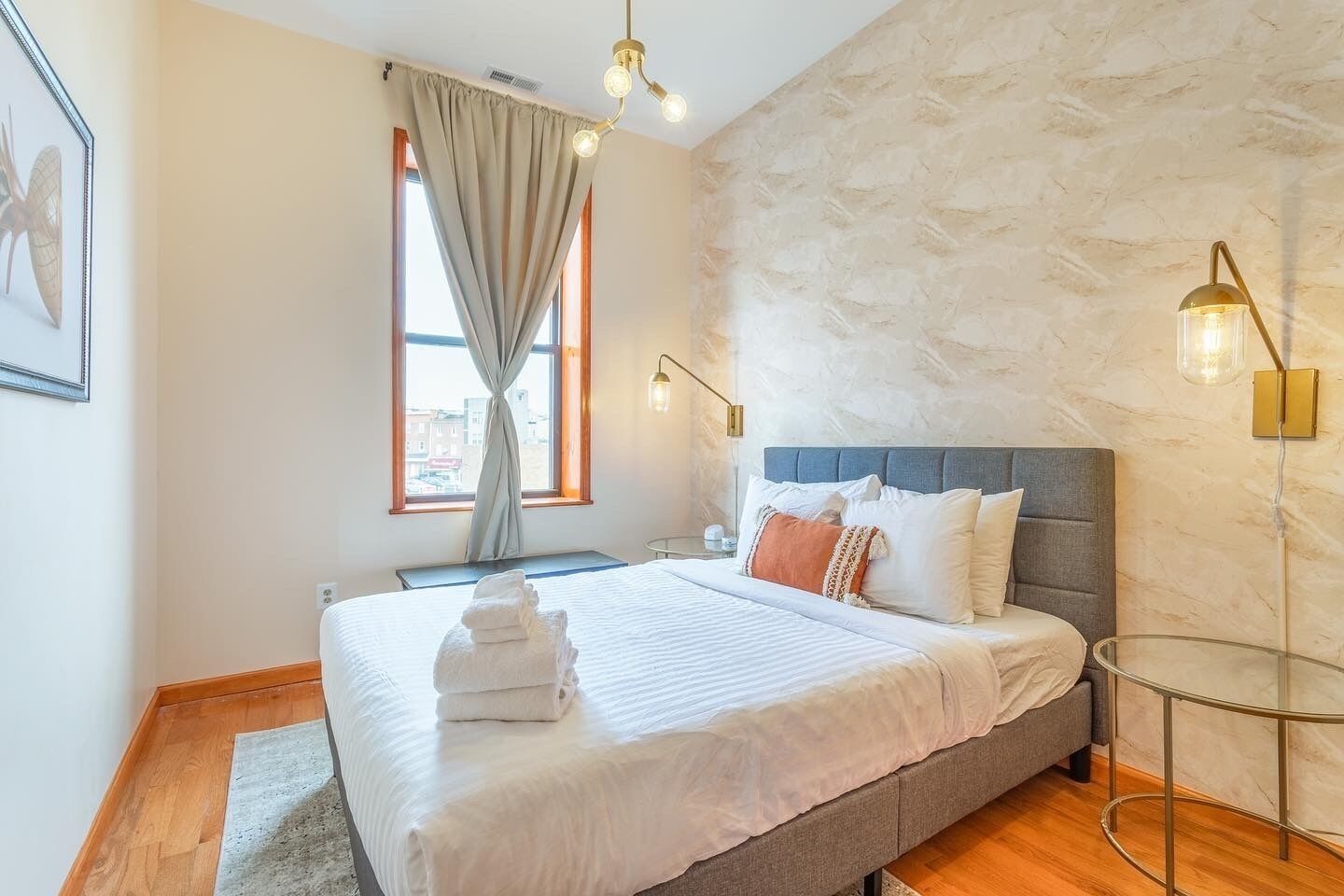 2 chambres, fer et planche à repasser, Wi-Fi, draps fournis