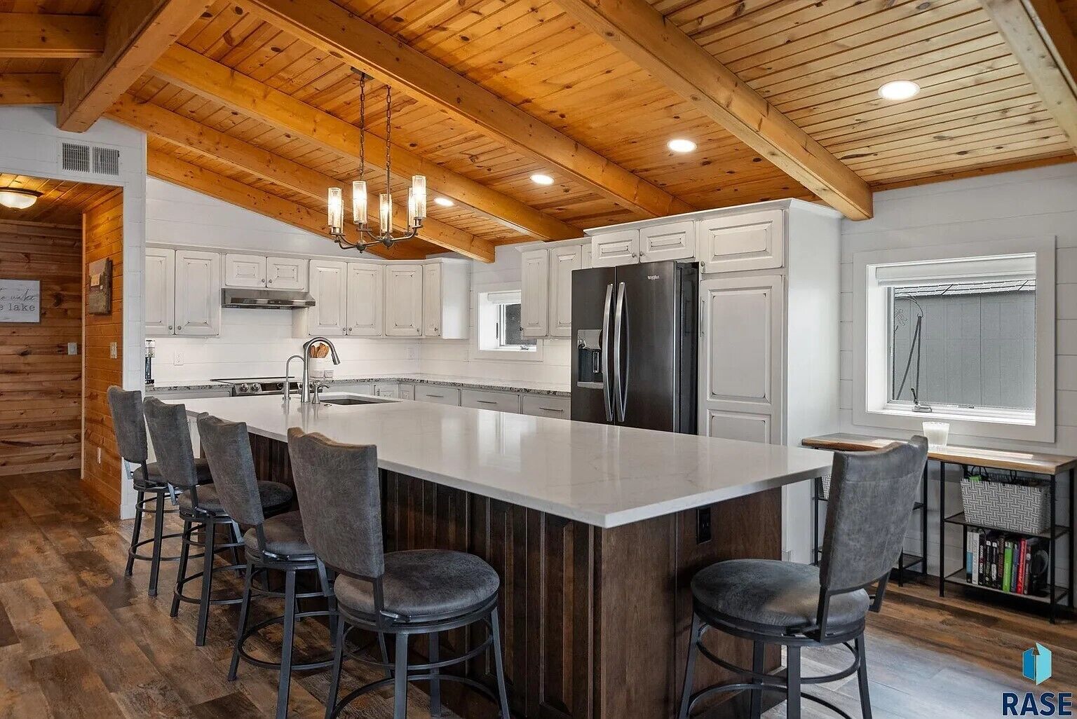 Microondas, horno, parrilla de estufa y lavavajillas 