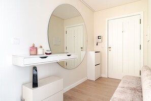 Interior - Apartment 'Surf and Chill House' with Mountain View, Wi-Fi and Air Conditioning (Viana do Castelo)