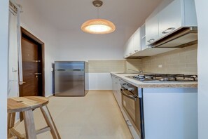 Private kitchen - Modern Central Apartment – Armand Călinescu 7 | University Square (București)