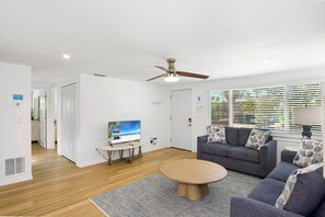 House, Multiple Beds (Seashell Blue) | Living area