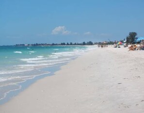 Liegestühle, Strandtücher