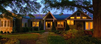 Country Vineyard Escape 5-bedroom farmhouse