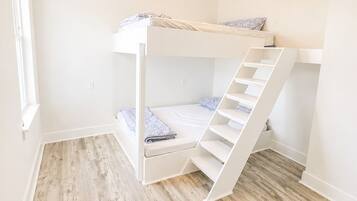 4 camere, Wi-Fi gratuito, lenzuola