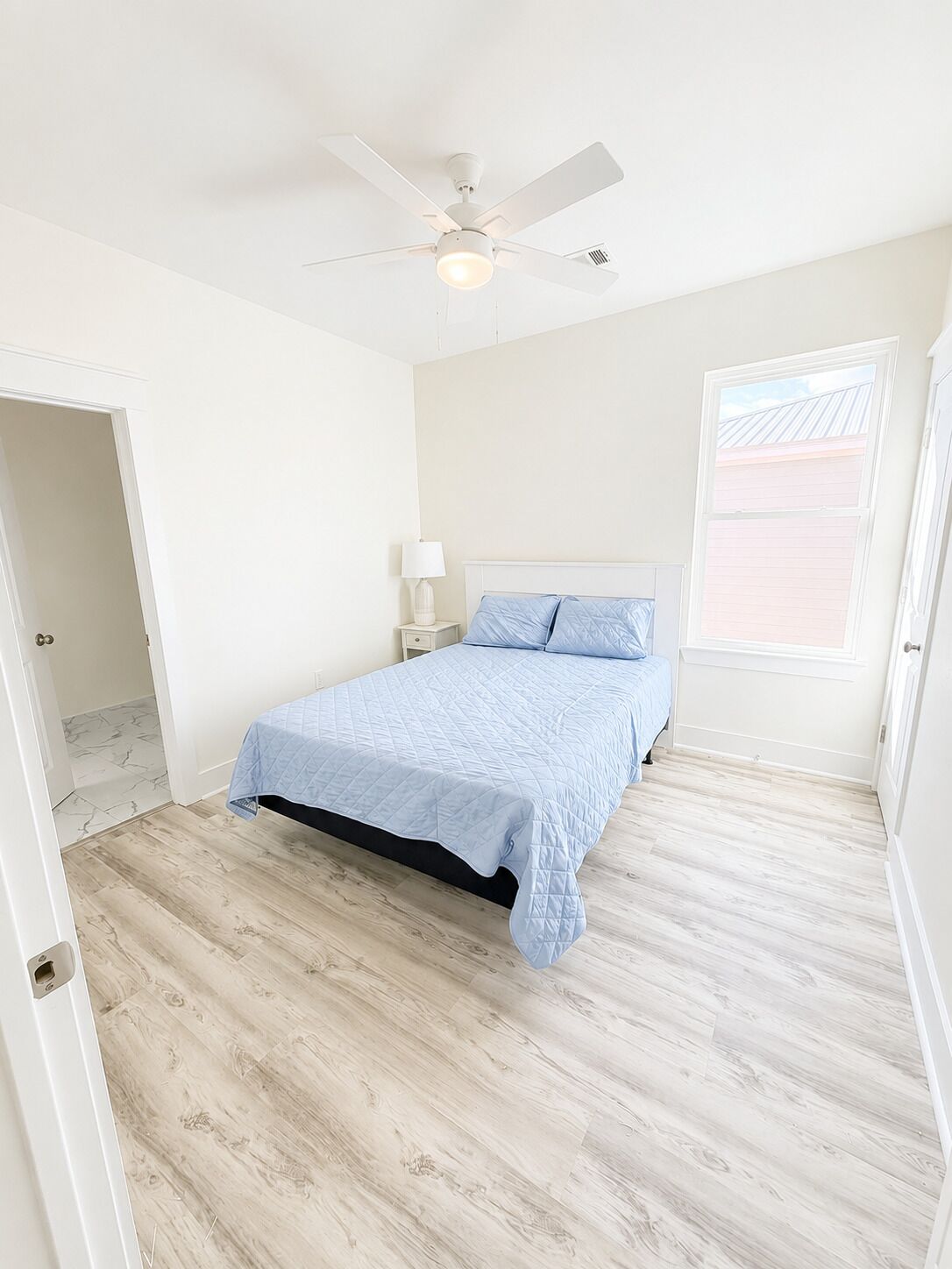 4 habitaciones, wifi gratis y ropa de cama 