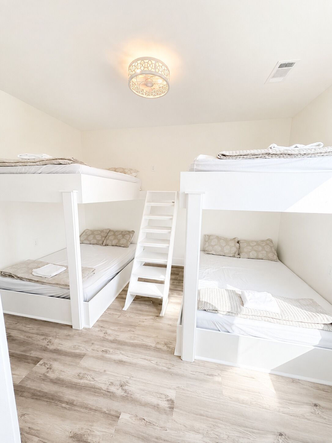 4 chambres, accès au Wi-Fi (inclus), literie fournie