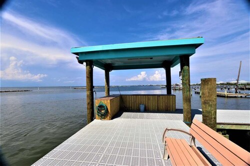 Baywinds condo #9: Spacious 4BR waterfront retreat in Grand Isle, LA. - Coastal Realty Group