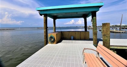 Baywinds condo #9: Spacious 4BR waterfront retreat in Grand Isle, LA. - Coastal Realty Group