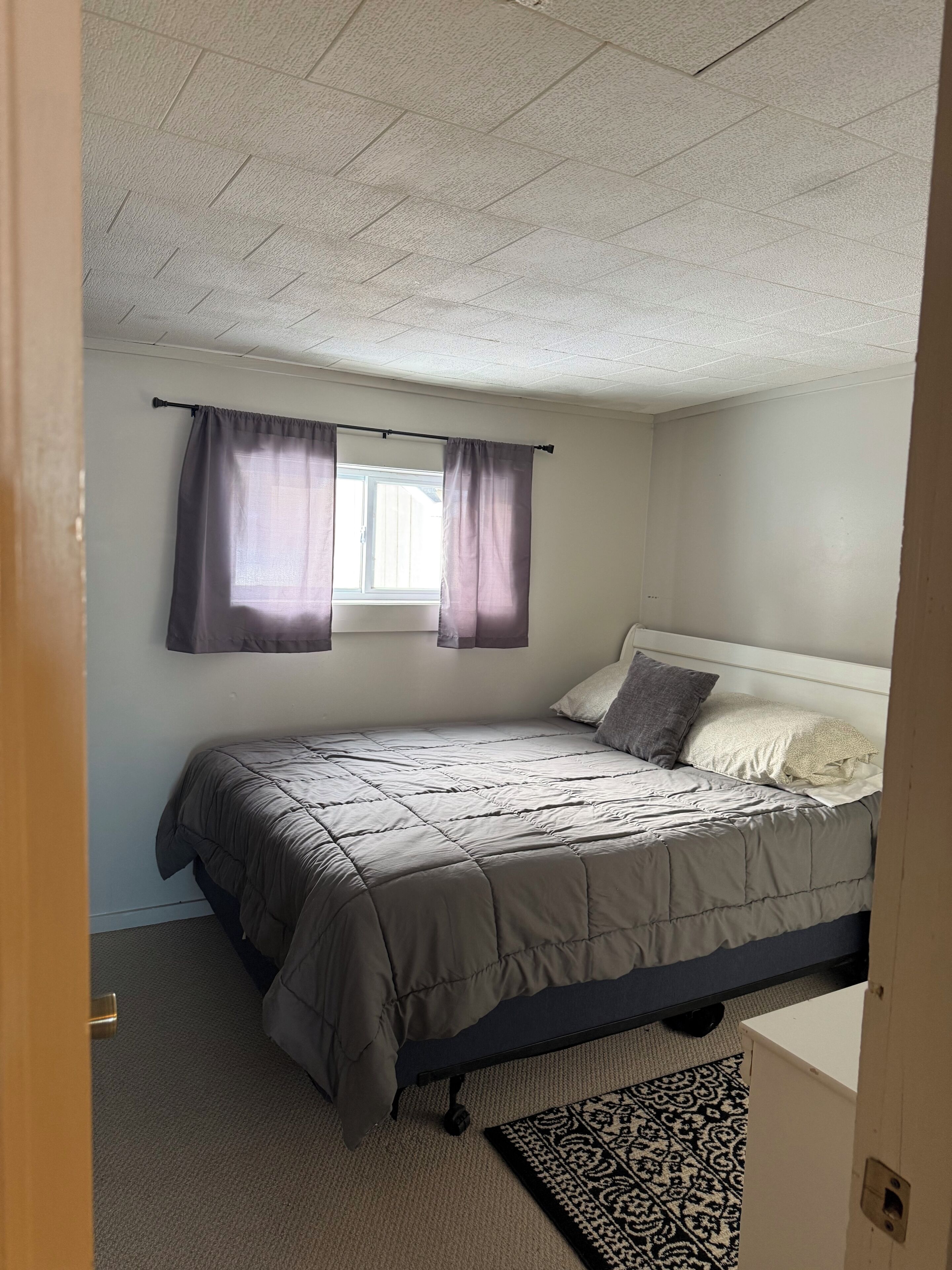 2 室のベッドルーム、WiFi (無料)、ベッドシーツ