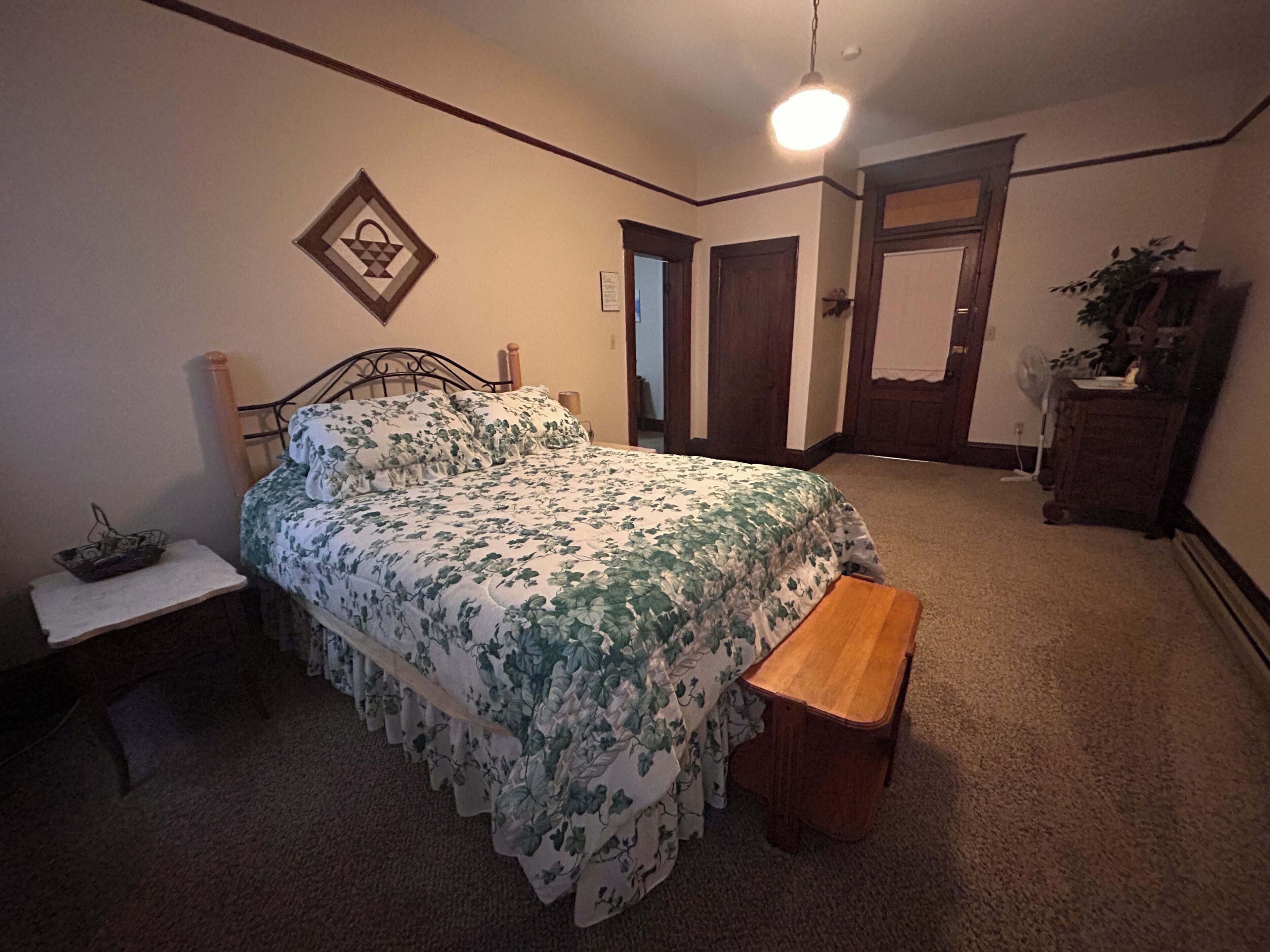 1 bedroom, desk, free WiFi, bed sheets