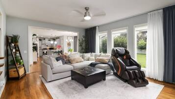 TV, fireplace, stereo