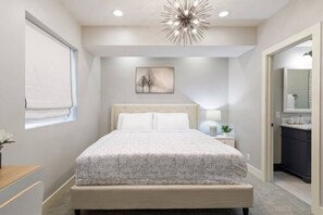 Desk, iron/ironing board, WiFi, bed sheets