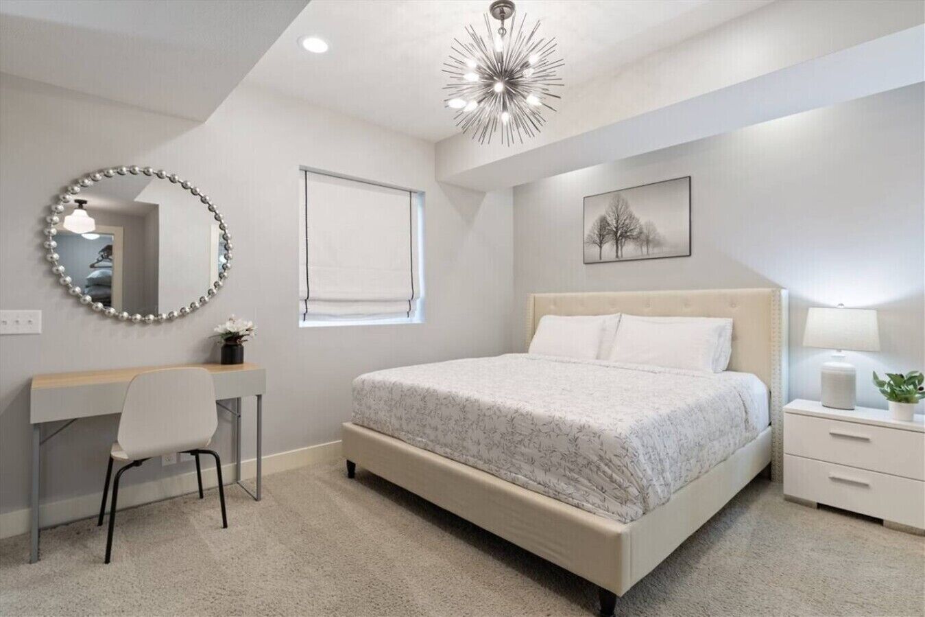 Desk, iron/ironing board, WiFi, bed sheets