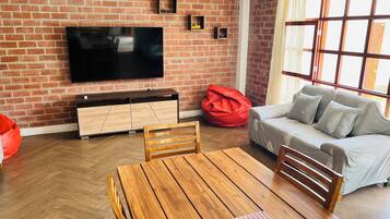 Smart TV, table football