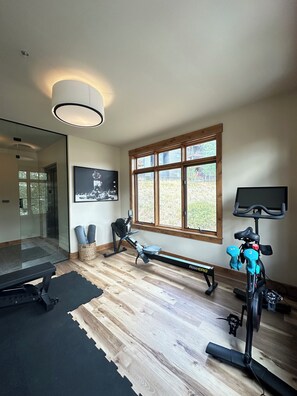 Fitness facility - NEW! 3 Min Walk to Lifts • Hot Tub, Garage, Elevator & Epic Views (Crested Butte)