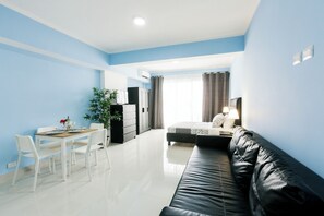Suite, City View
