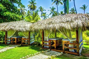 Beach massages, massages - LAS PALMAS STUDIOS playa LOS CORALES (Punta Cana)