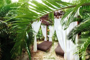 Beach massages, massages - LAS PALMAS STUDIOS playa LOS CORALES (Punta Cana)