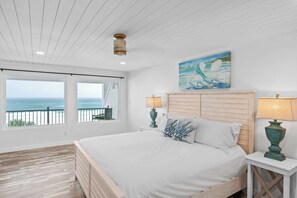 Apartment (2 Bedrooms) | Interior - Beachfront Panama City Beach Stay With Gulf Views, Balconies, a King Suite, two Queens, and Twin Nook for 8 Guests The Shores Townhome by Avantstay (Panama City Beach)