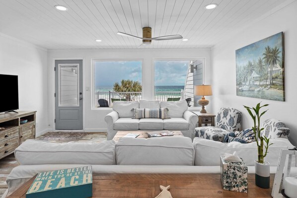 Apartment (2 Bedrooms) | Interior - Beachfront Panama City Beach Stay With Gulf Views, Balconies, a King Suite, two Queens, and Twin Nook for 8 Guests The Shores Townhome by Avantstay (Panama City Beach)