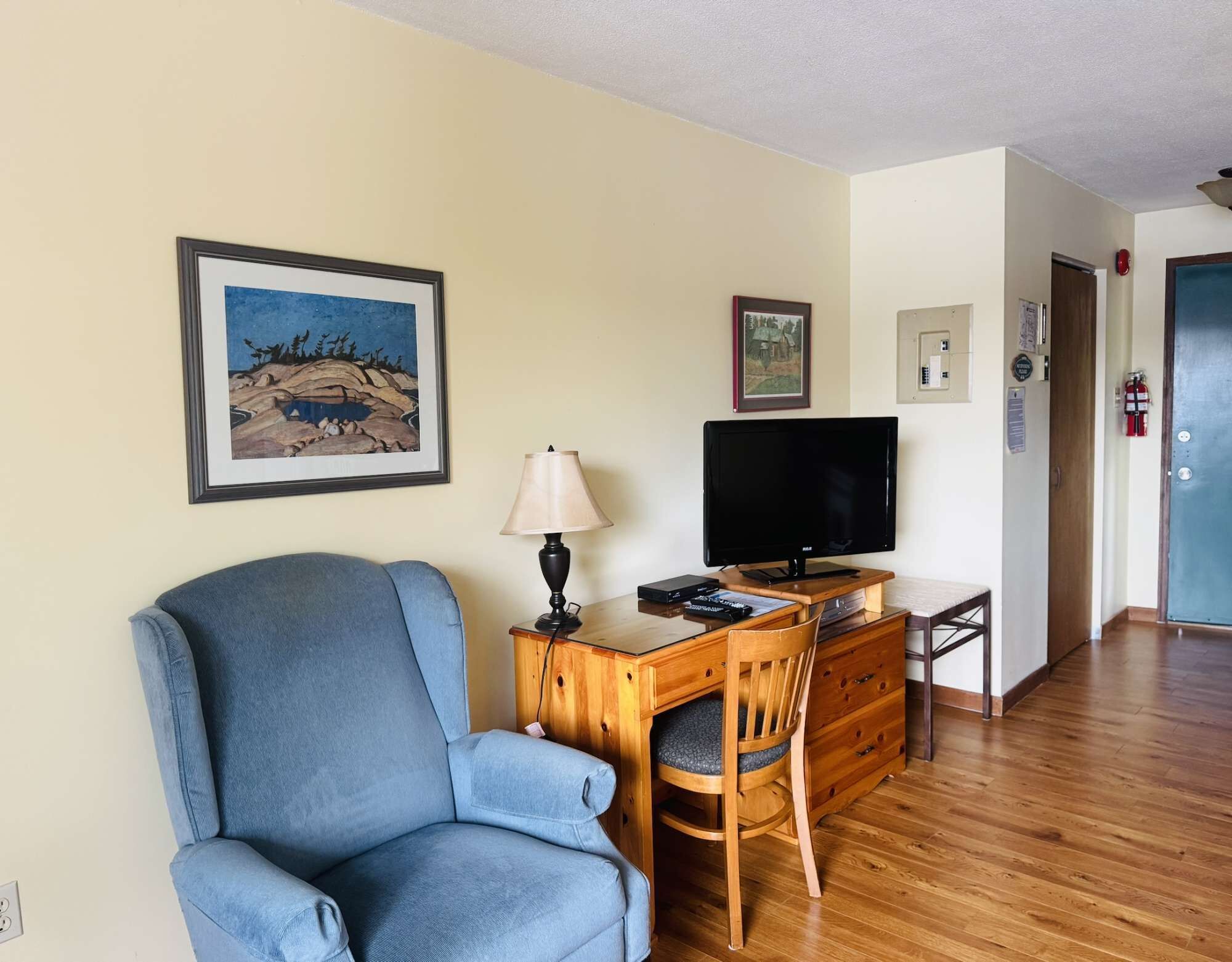 TV, DVD player, table tennis