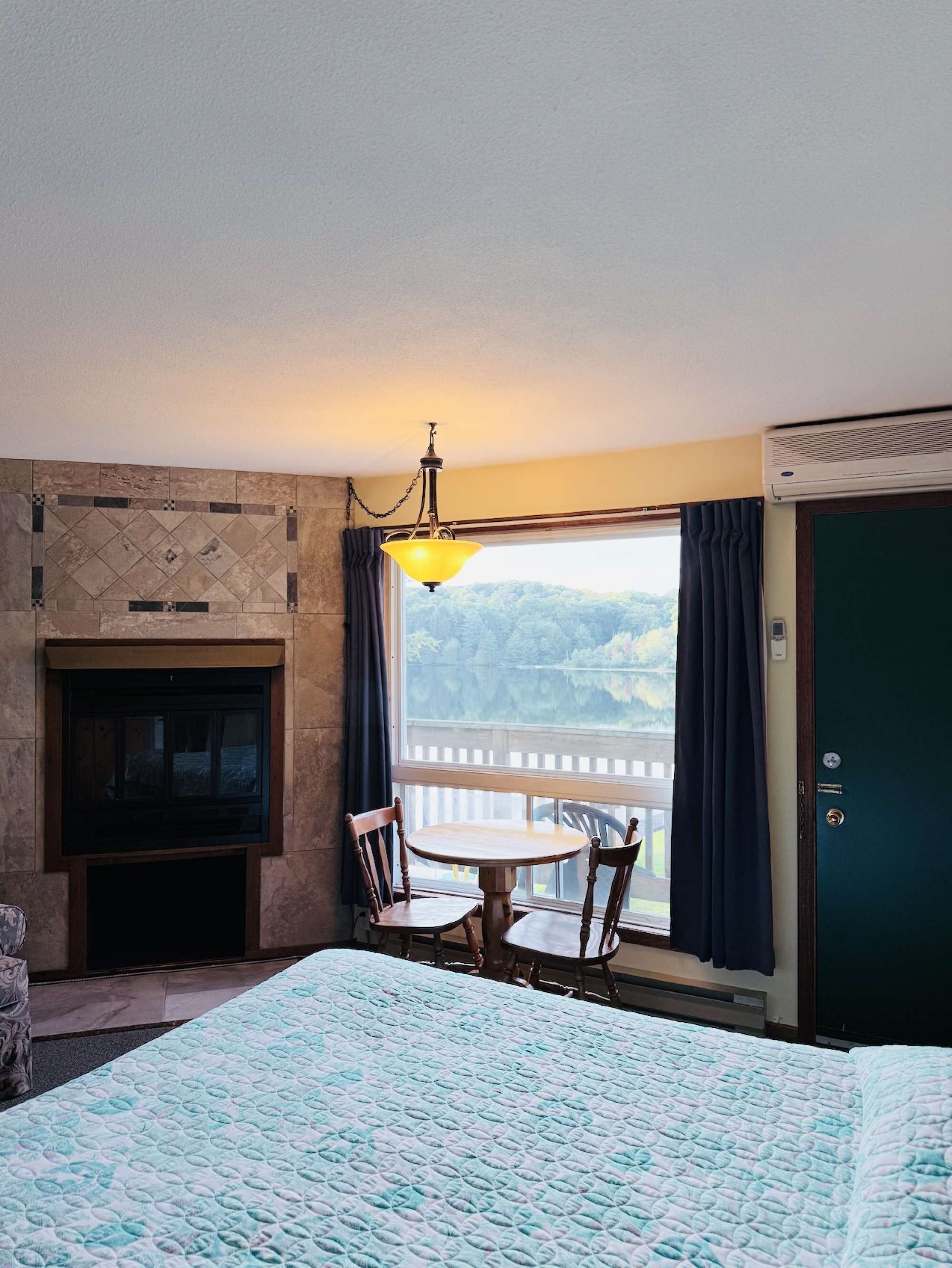 1 bedroom, desk, WiFi, bed sheets