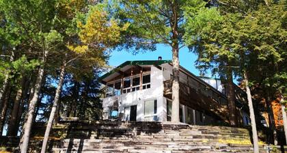 Beautiful Lakefront Inn Suites