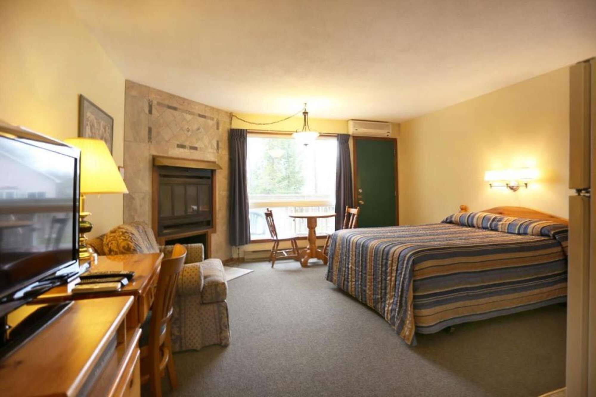 1 slaapkamer, een bureau, wifi, beddengoed