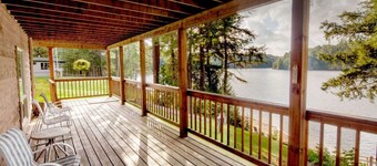 Grand Muskokan Cottage - Maximum 14 guests