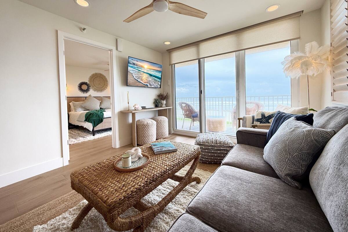 Condo, Multiple Beds, Balcony (Oceania Beach Club 201) | Living area