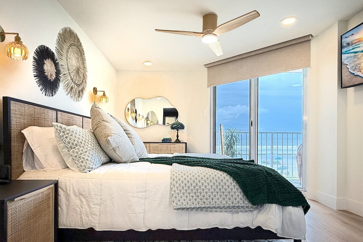 Condo, Multiple Beds, Balcony (Oceania Beach Club 201) | 2 bedrooms, individually decorated, individually furnished, bed sheets