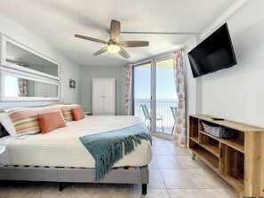 Condo, várias camas, sacada, vista para o oceano (Oceania Beach Club 303) | 2 quartos, individualmente decorados, individualmente mobiliados
