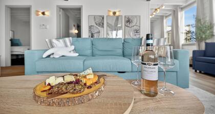 Waterfront Bliss – Le Petit Paradis