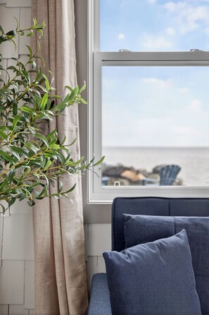 Interior - Waterfront Bliss – Le Petit Paradis (Beresford)